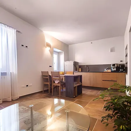 In Di Bedero - Via Roma 53 * Brezzo