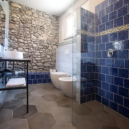 Apartment In Di Bedero - Via Roma 53 *