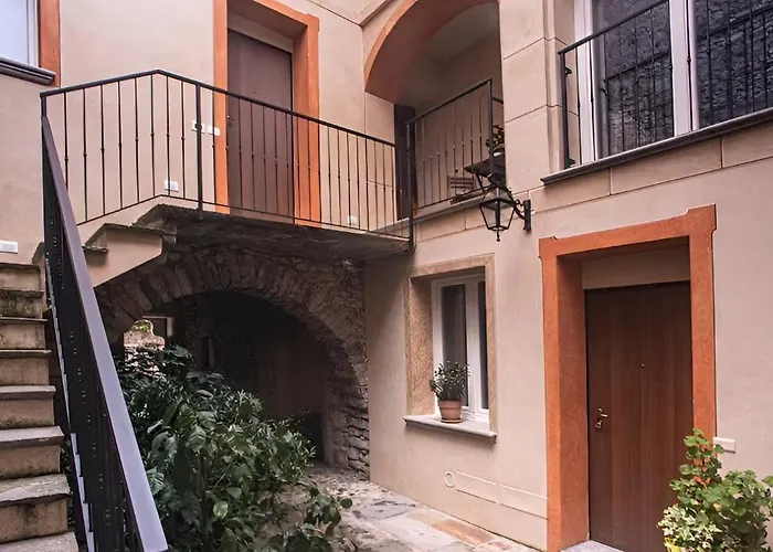 Apartment In Di Bedero - Via Roma 53 Brezzo