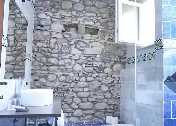 In Di Bedero - Via Roma 53 *