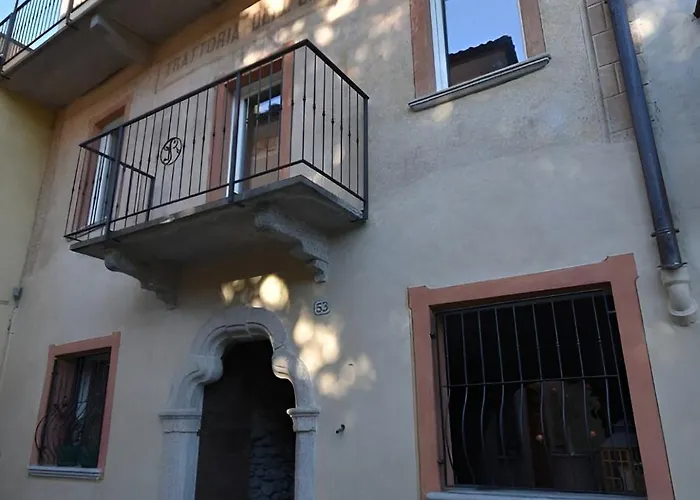 In Di Bedero - Via Roma 53 *